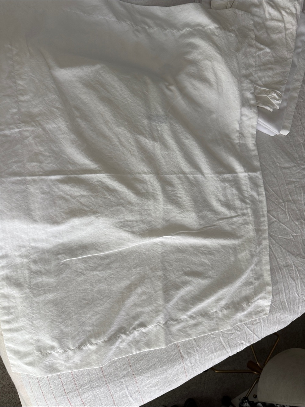 10 assorted white envelope pillow shams